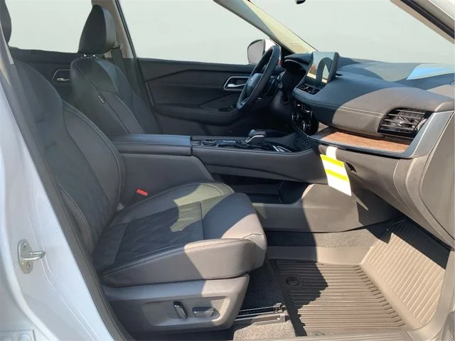 2026 Nissan Rogue Platinum - Photo 31