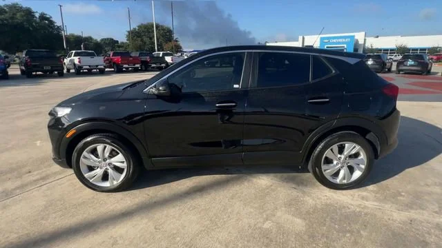 Used 2025 Ebony Twilight Metallic Buick Preferred image 5