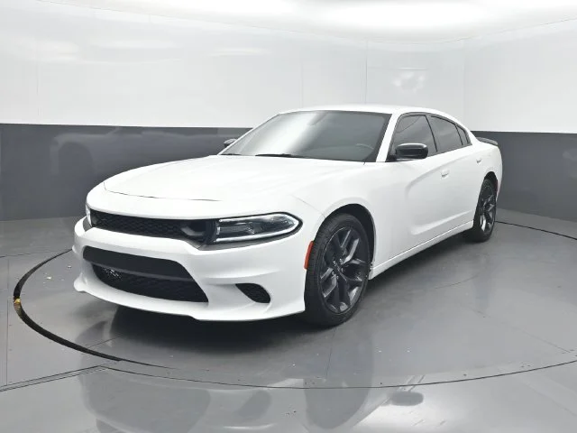 Used 2021 White Dodge SXT image 2