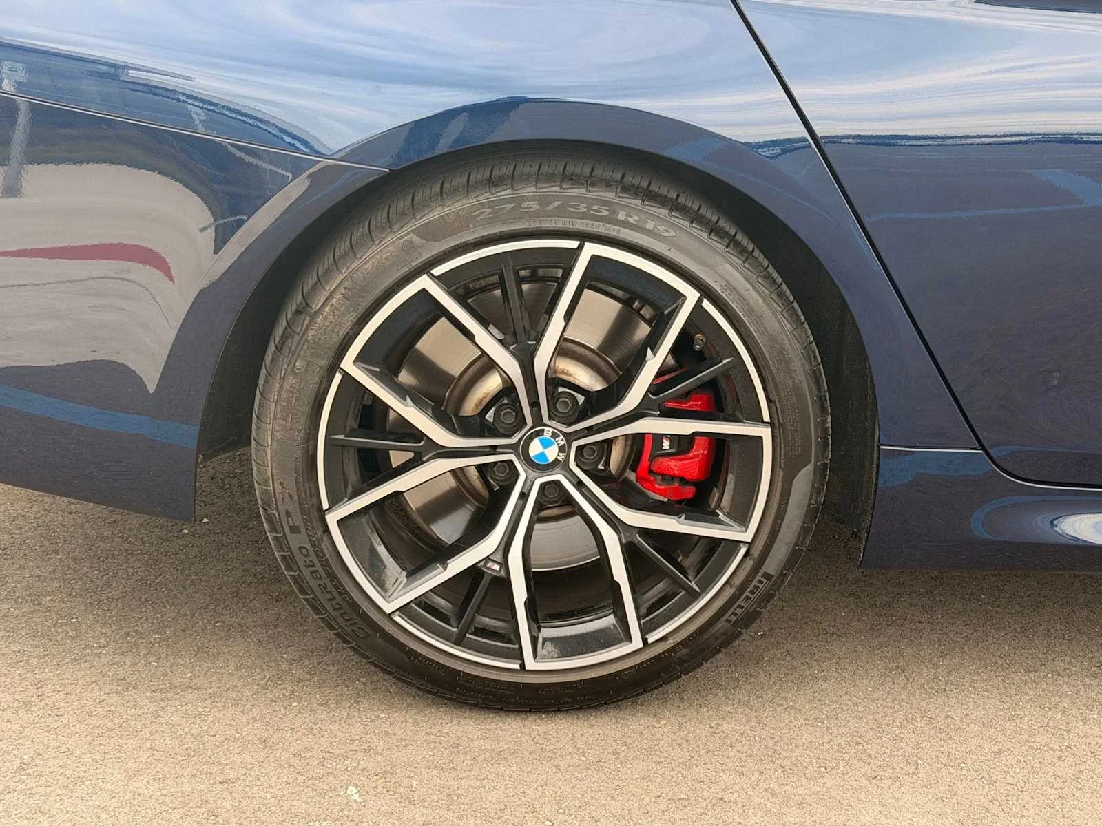 Used 2022 Tanzanite Blue II Metallic BMW M550i xDrive image 4