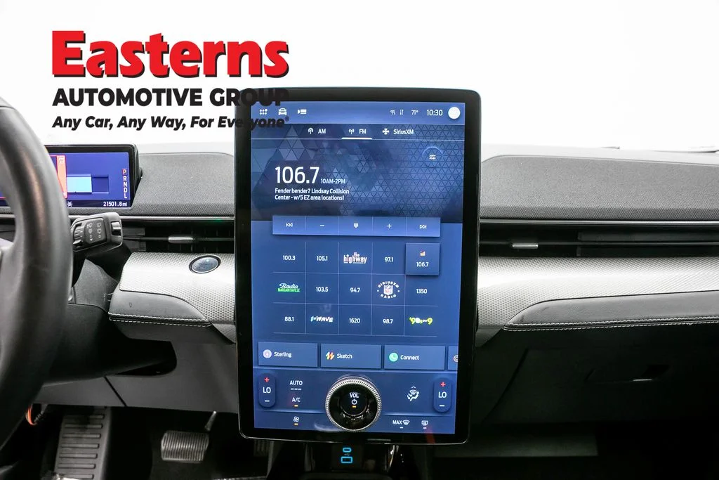 Used 2021 Black Ford Select image 12