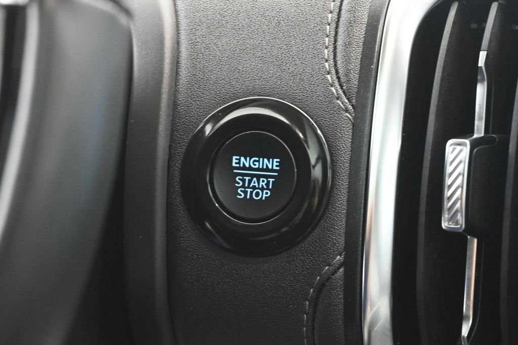 Used 2025 Silver Ford Platinum image 14