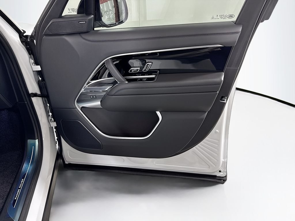 New 2026 Fuji White Land Rover SE image 24