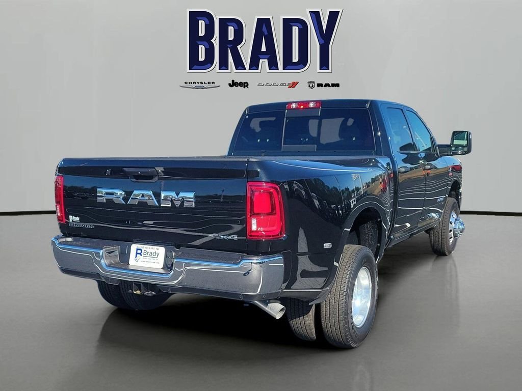 New 2026 Diamond Black Crystal Pearl-Coat Exterior Paint RAM Big Horn image 3