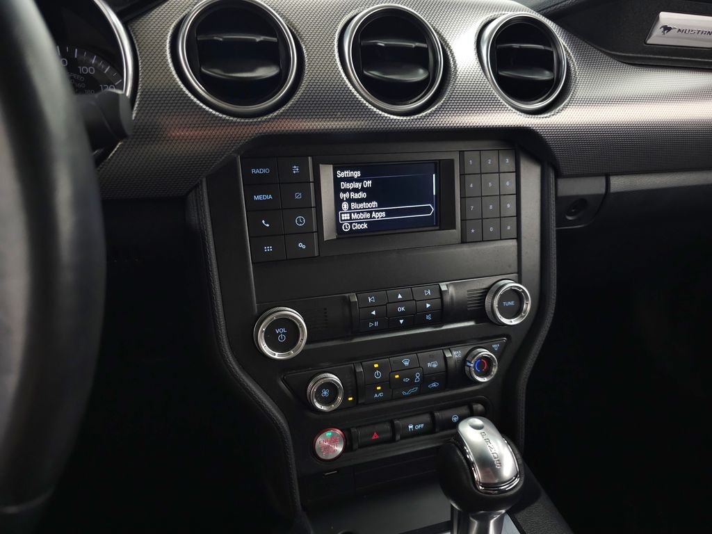 Used 2019 Oxford White Ford GT image 24