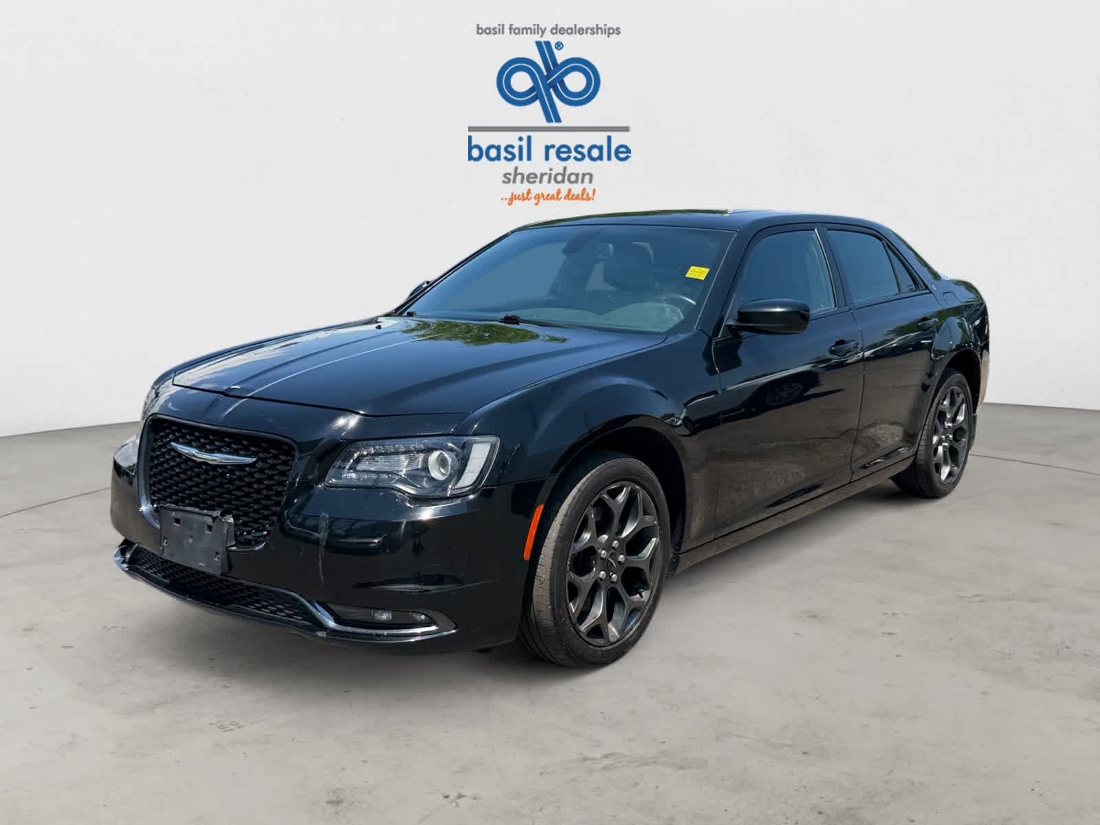 Used 2018 Gloss Black Chrysler 300S image 2