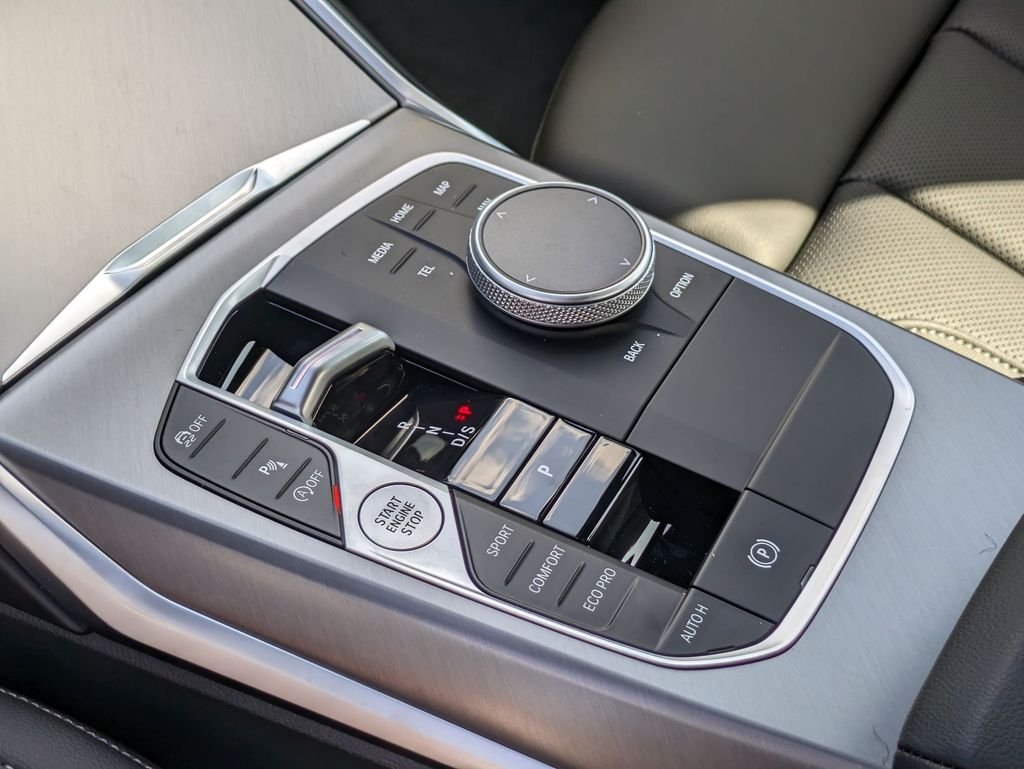 2025 BMW 3 Series 330i - Photo 16
