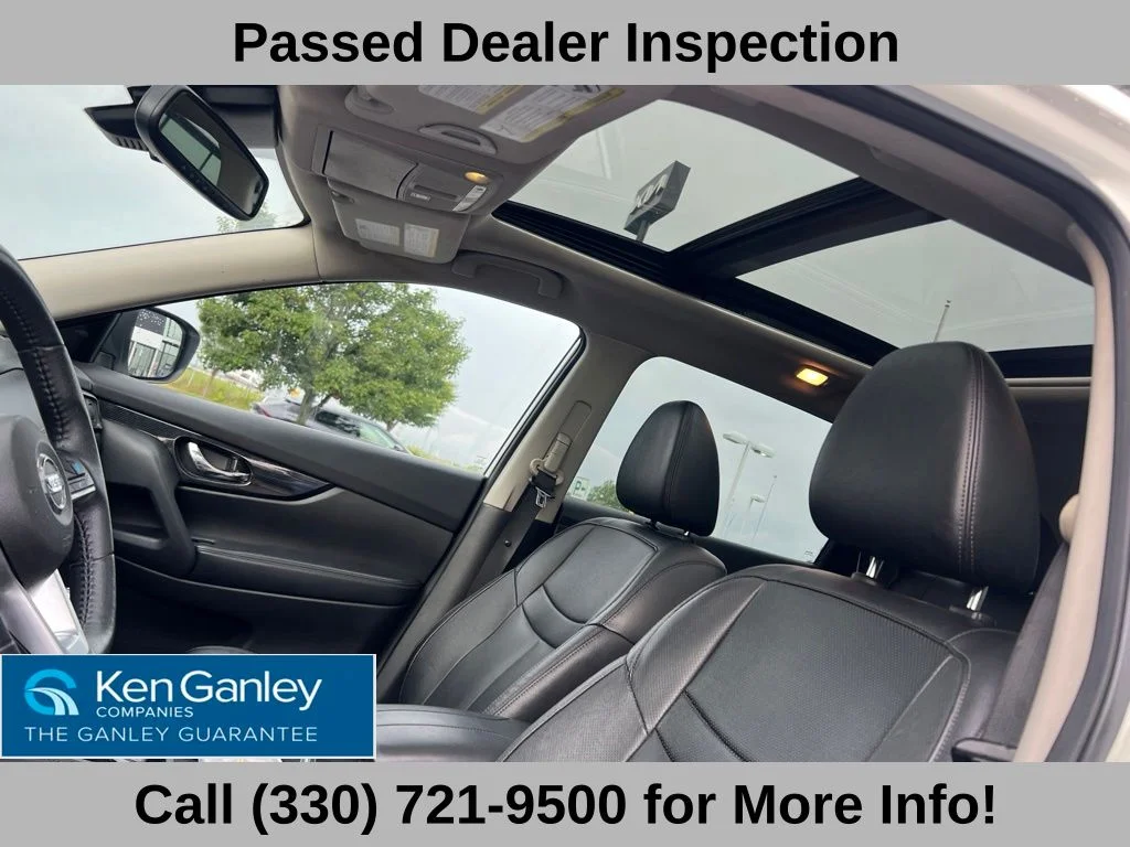 Used 2020 White Nissan SL image 11