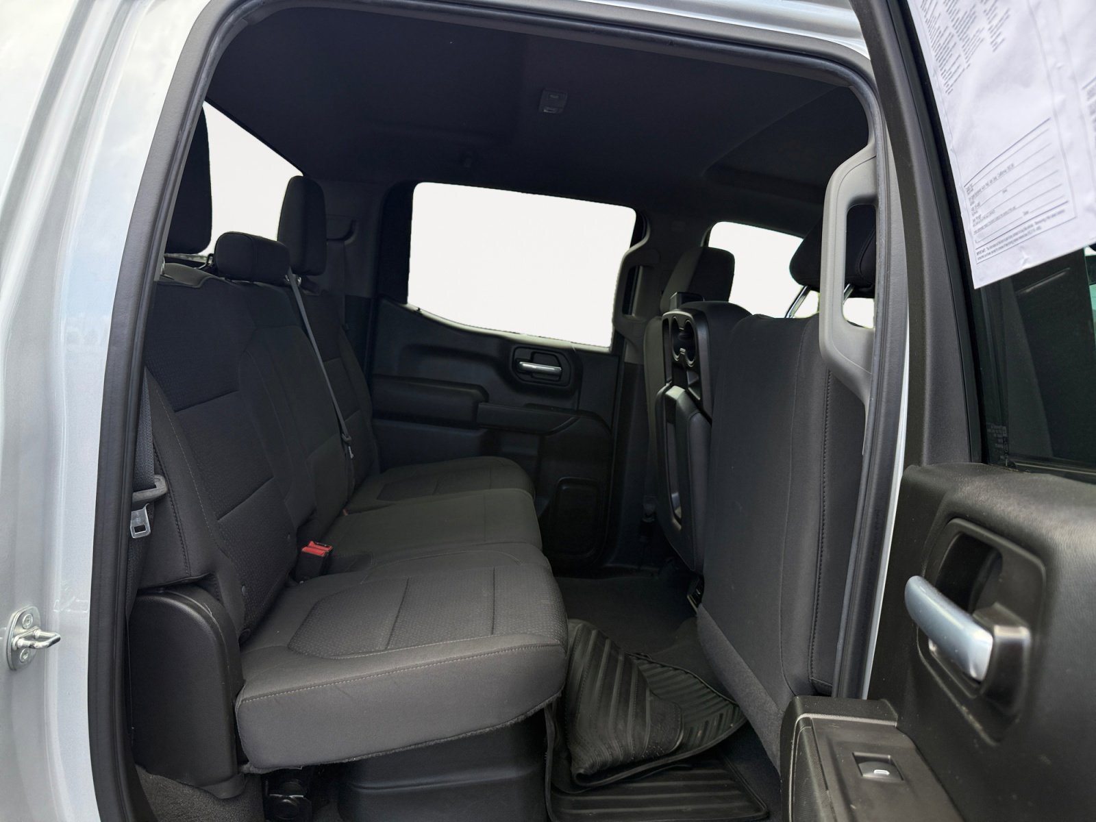 Used 2021 Silver Ice Metallic Chevrolet Custom image 18