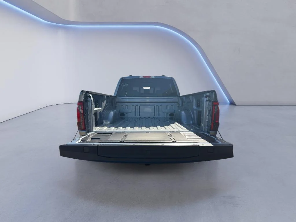 New 2026 Iconic Silver Metallic Ford XLT image 6