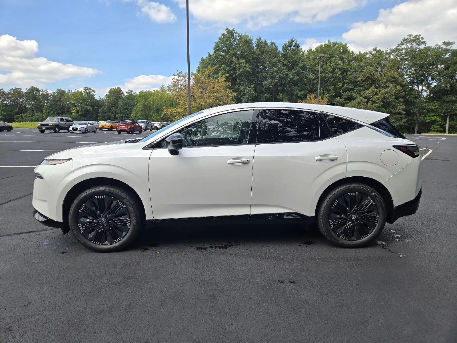 New 2027 Everest White Pearl Tricoat Nissan Platinum image 5