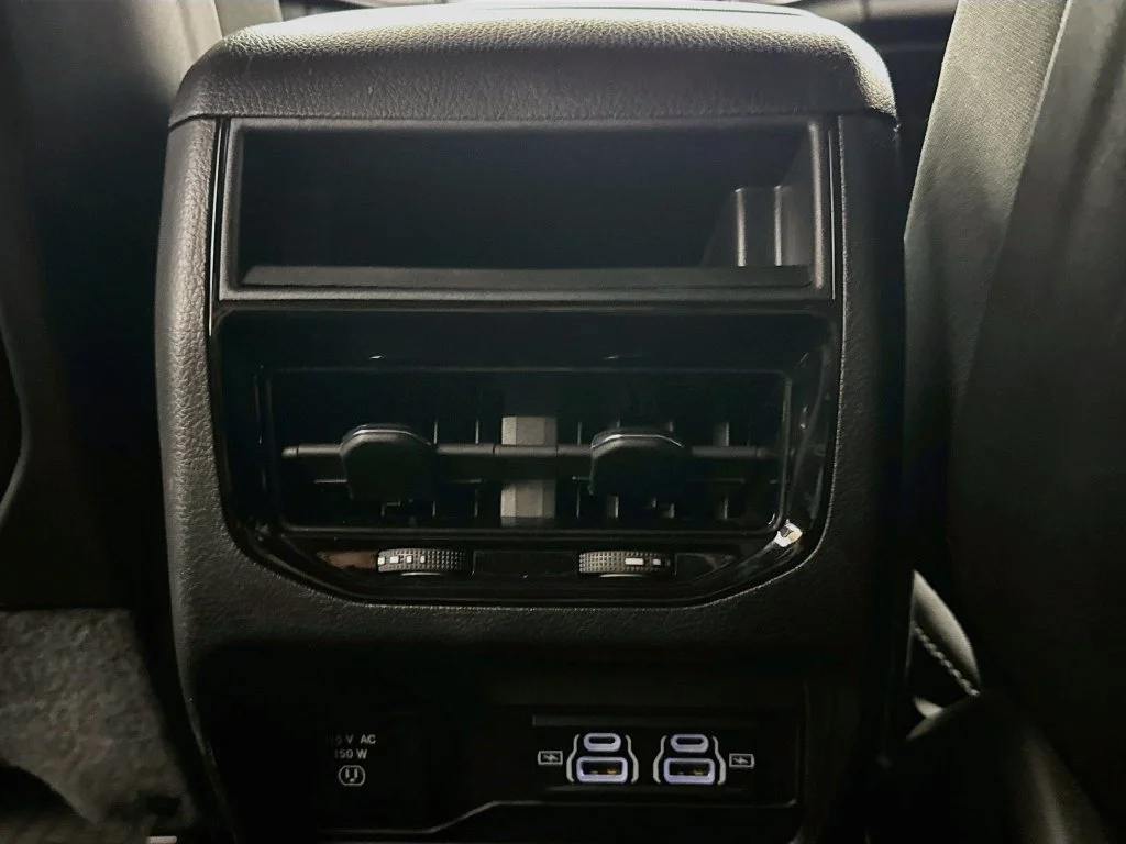 Used 2023 Red Jeep Altitude image 30