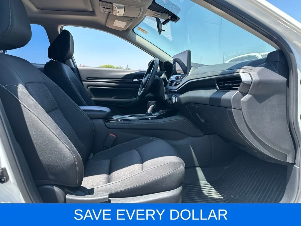 Used 2024 White Nissan 2.5 SV image 15