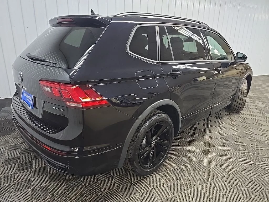 Used 2023 Black Volkswagen 2.0T SE R-Line Black image 10