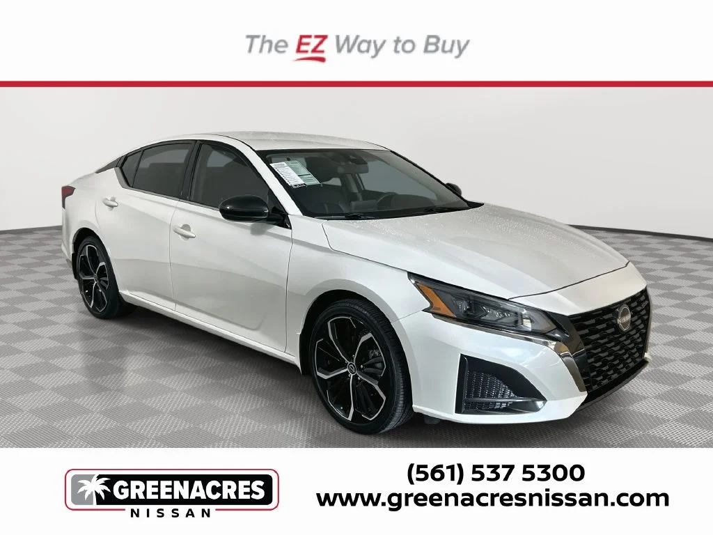 Certified Used 2025 White Nissan 2.5 SR image 1