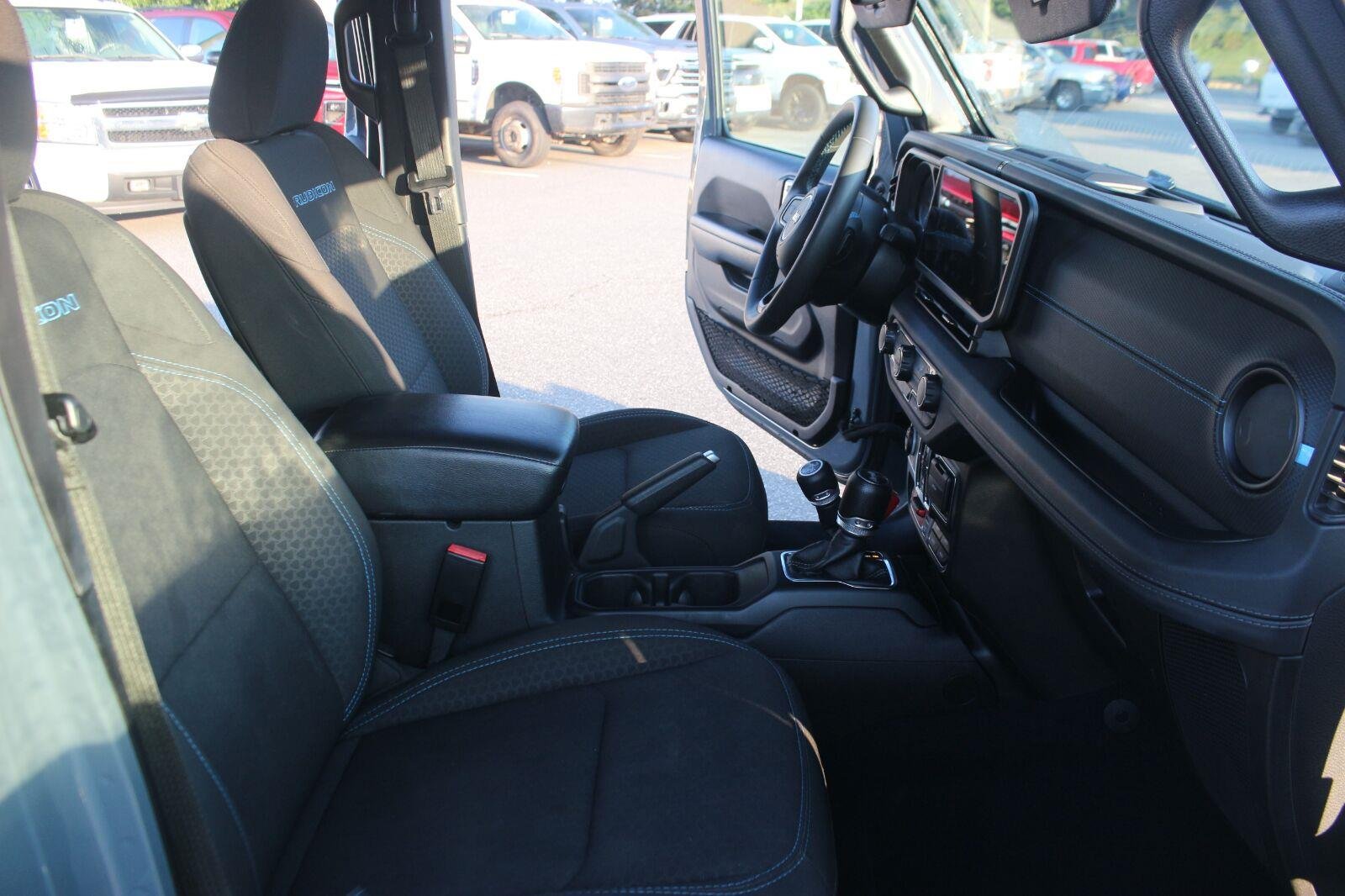 Used 2024 Grey Jeep Rubicon image 32