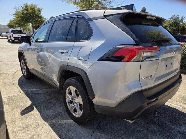 Used 2025 Silver Sky Metallic Toyota XLE image 6