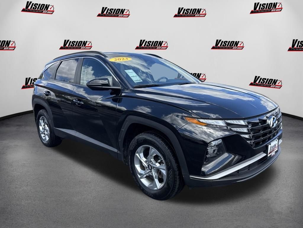 Used 2023 Black Hyundai SEL image 3
