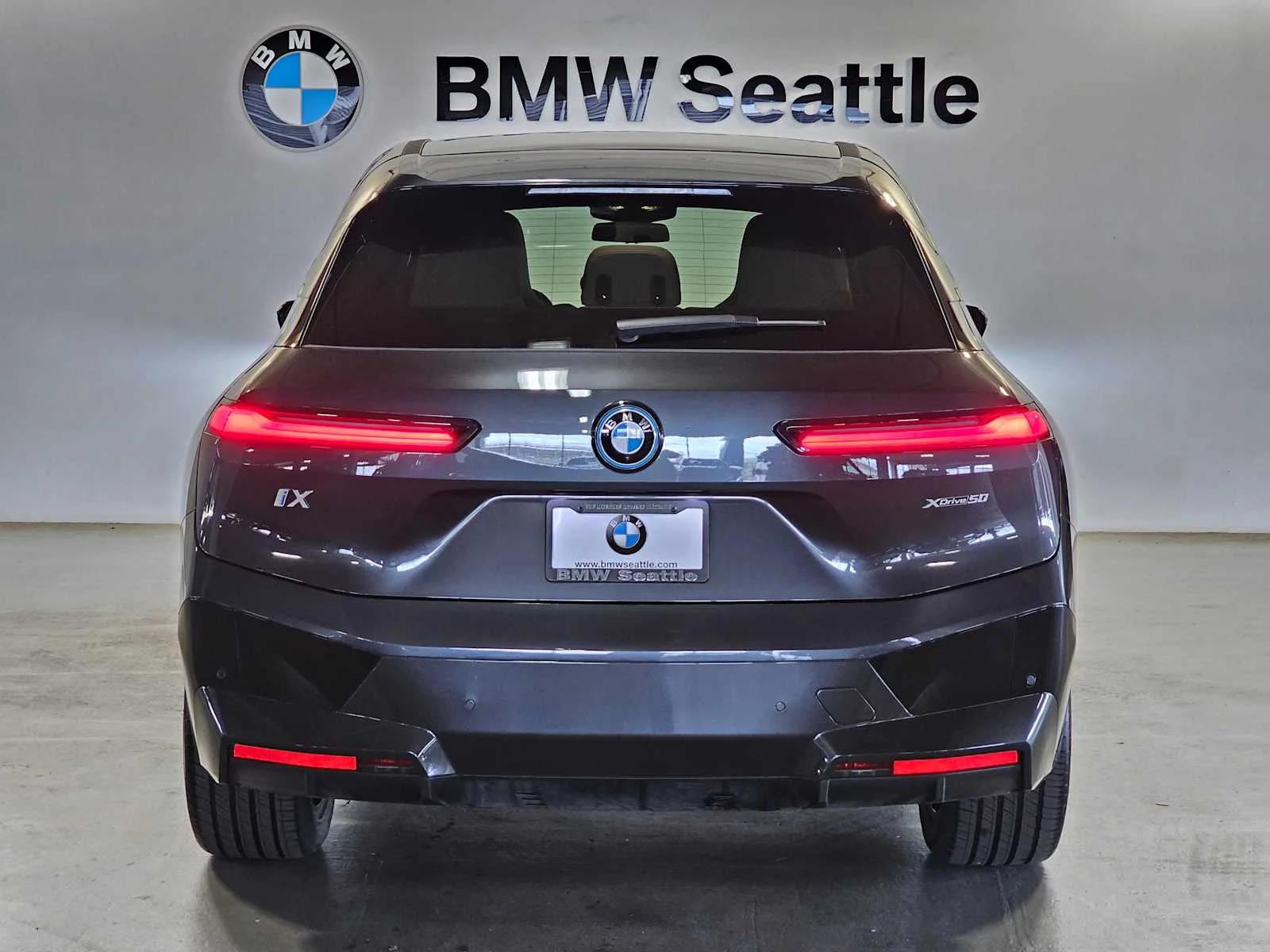 Certified Used 2024 Dark Graphite Metallic BMW xDrive50 image 5