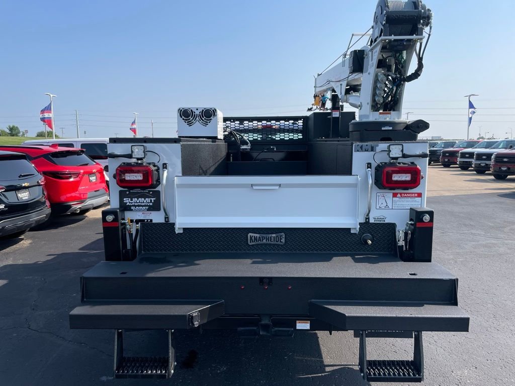 2025 Ford F-550 Super Duty Chassis Cab XL - Photo 37