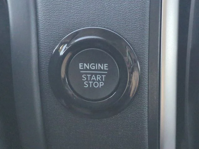 New 2026 Oxford White Ford MAX Active image 26