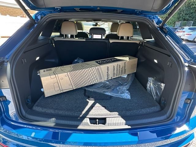 New 2026 Mountain  Lake Blue Metallic Volkswagen 2.0T SE w/Technology image 18