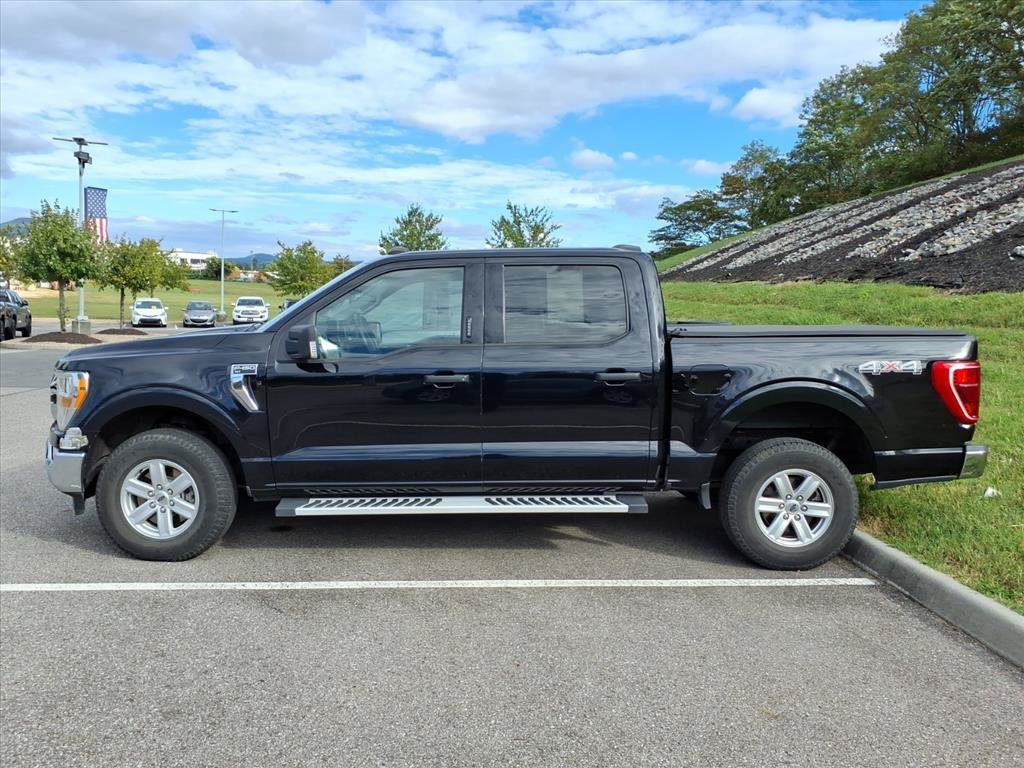 Used 2021 Black Ford XLT image 9
