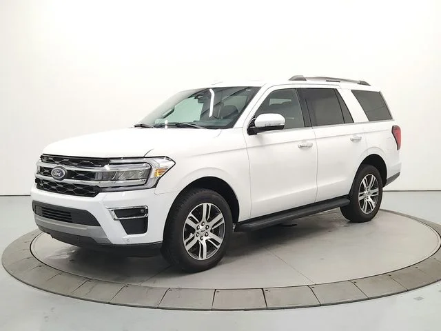 Used 2024 White Ford Limited image 3