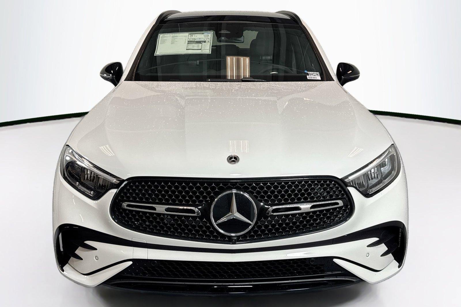 New 2026 Polar White Mercedes-Benz GLC 300 image 2
