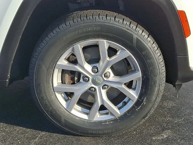 Used 2021 White Jeep Limited image 9