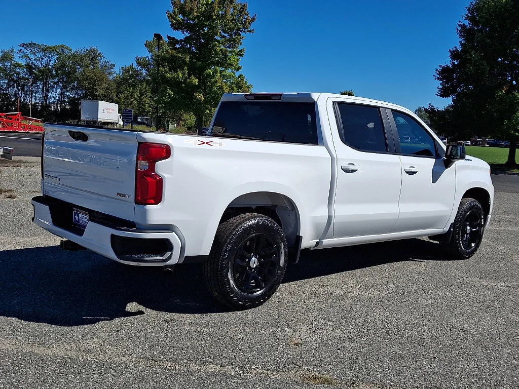Used 2026 Summit White Chevrolet RST image 12