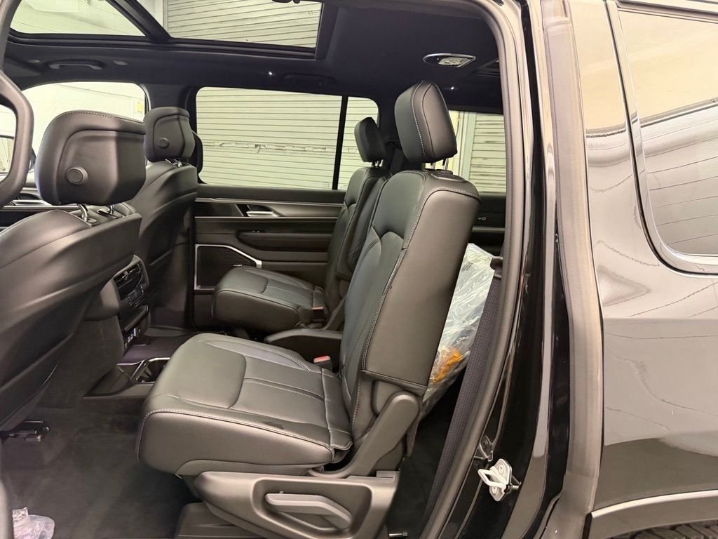 New 2026 High Gloss Black Exterior Paint Jeep Upland image 20
