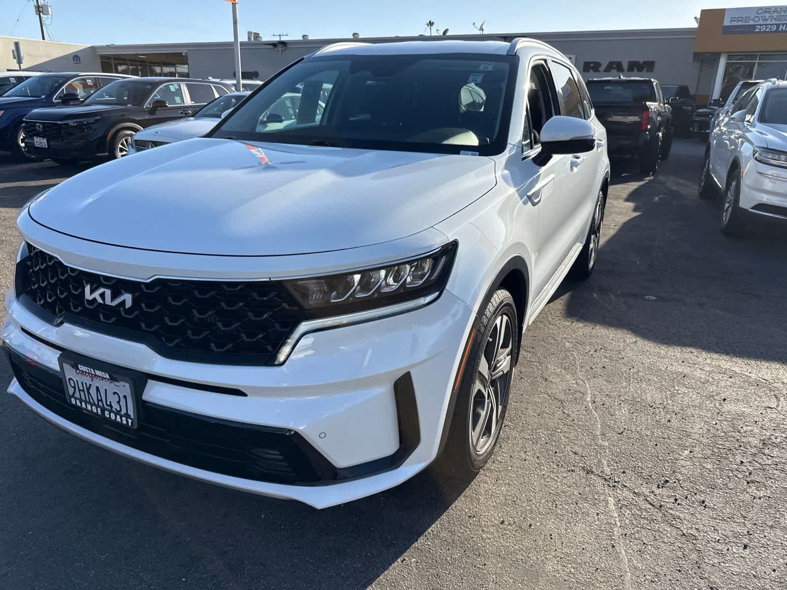 Used 2023 Snow White Pearl Kia EX image 3