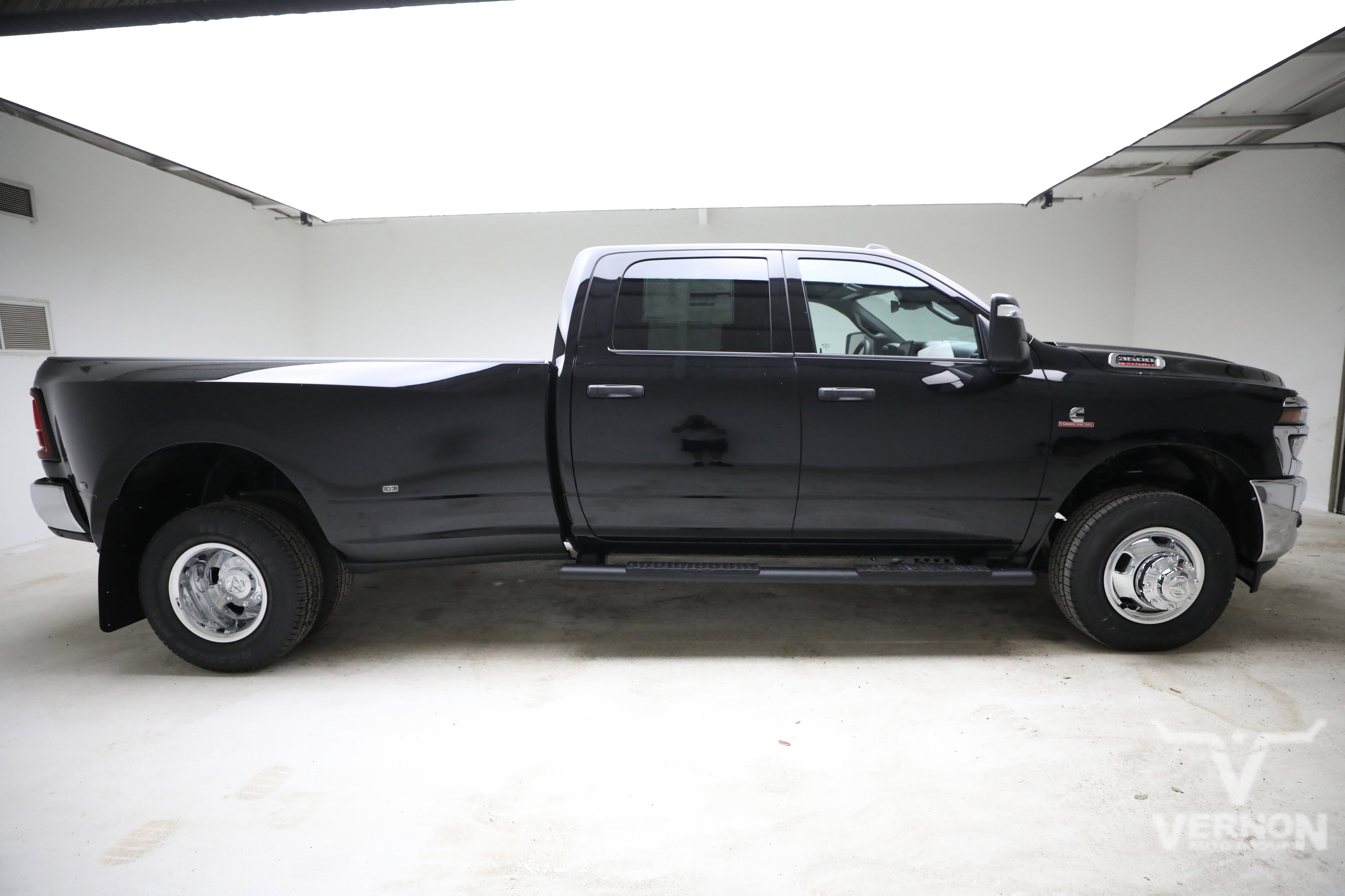 New 2026 Diamond Black Crystal Pearlcoat Ram N image 6