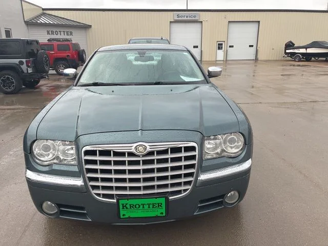 Used 2006 Green Chrysler Base image 3