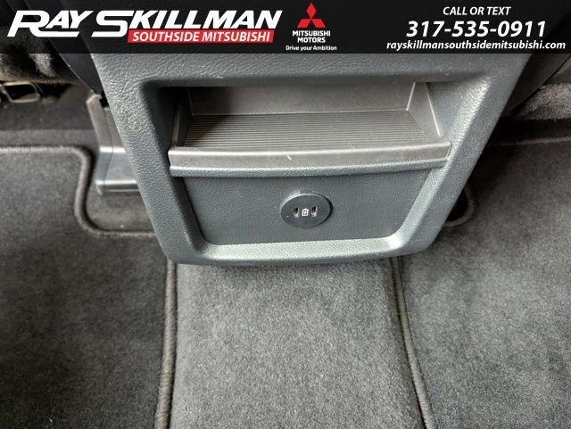 Used 2017 Blue Ford SE image 19