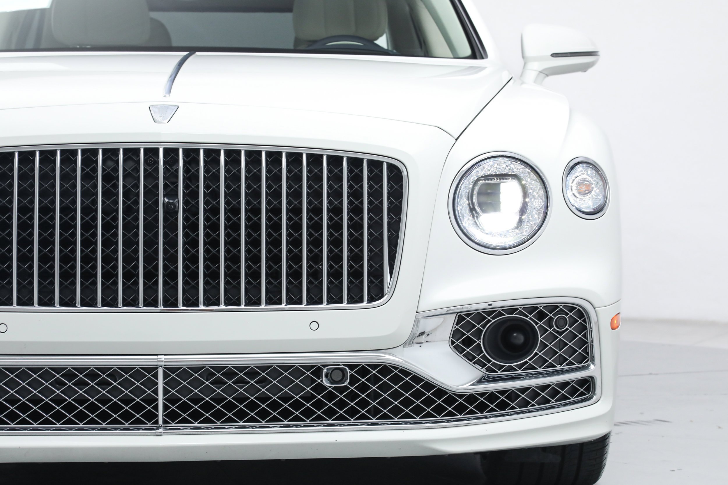 Used 2022 White Bentley  image 11