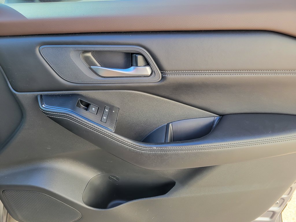 Used 2023 Gun Metallic Nissan SV image 23