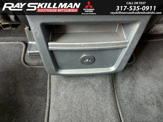Used 2017 Blue Ford SE image 19
