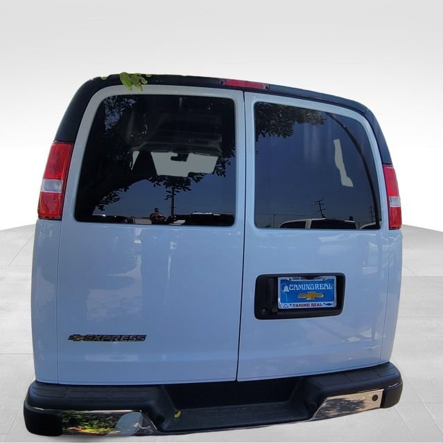 New 2026 Summit White Chevrolet 1LT image 2