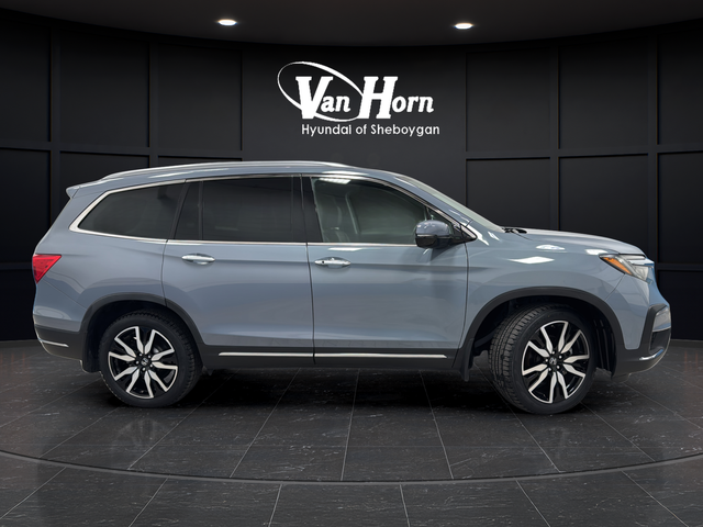 Used 2022 Gray Honda Touring image 2