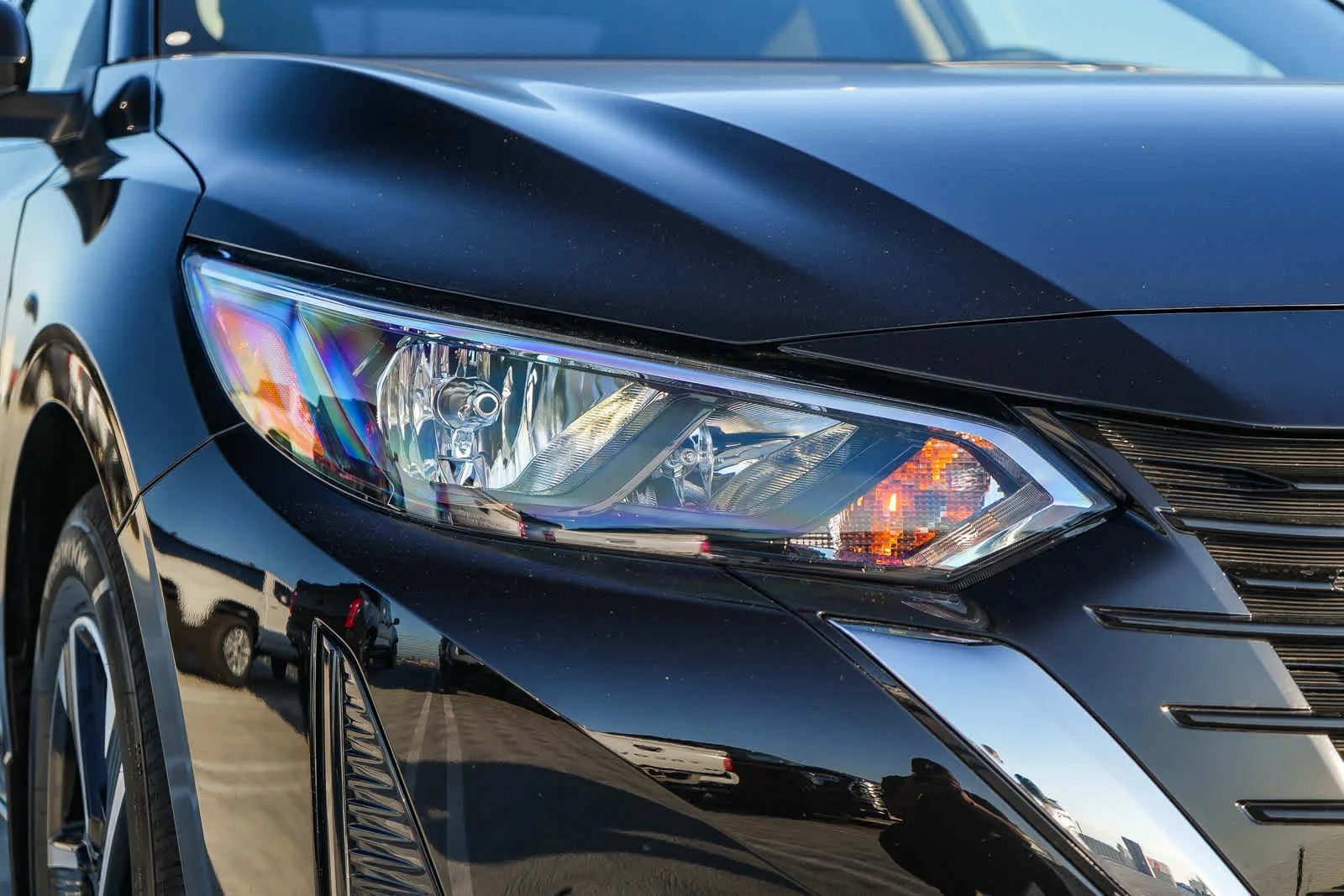 Used 2025 Super Black Nissan SV image 4