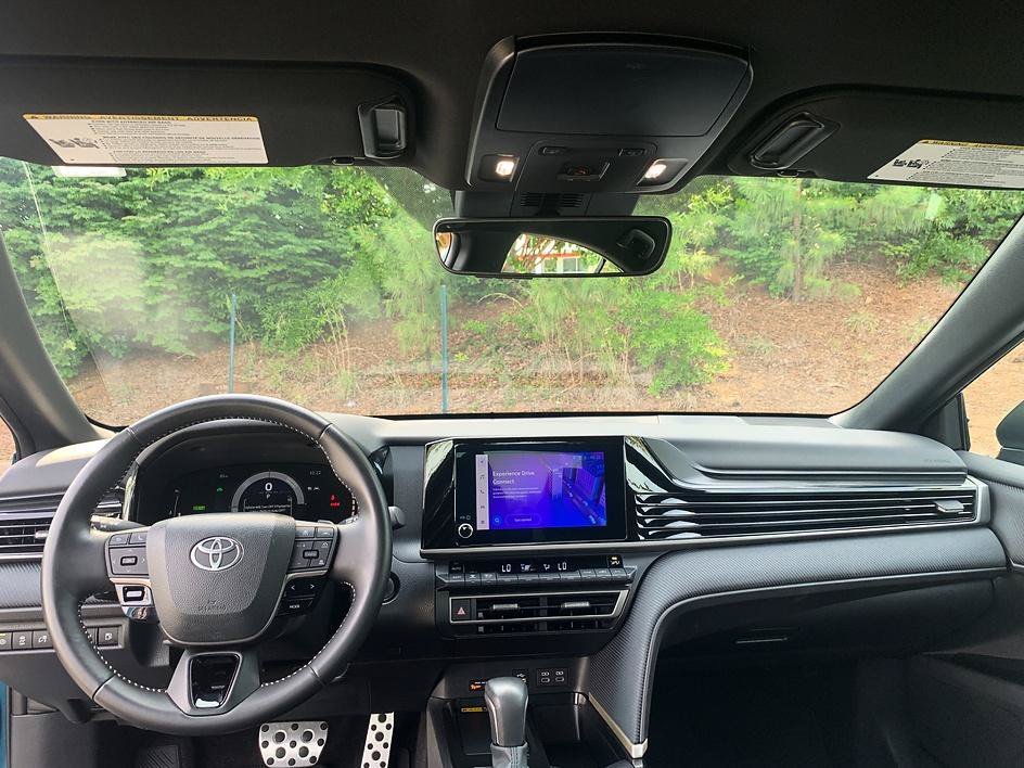 Used 2025 Ocean Toyota SE image 18