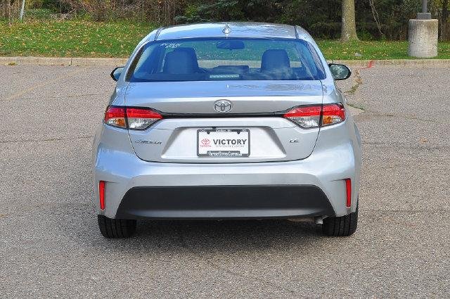 Certified Used 2025 CLASSIC SILVER METALLIC Toyota  image 4
