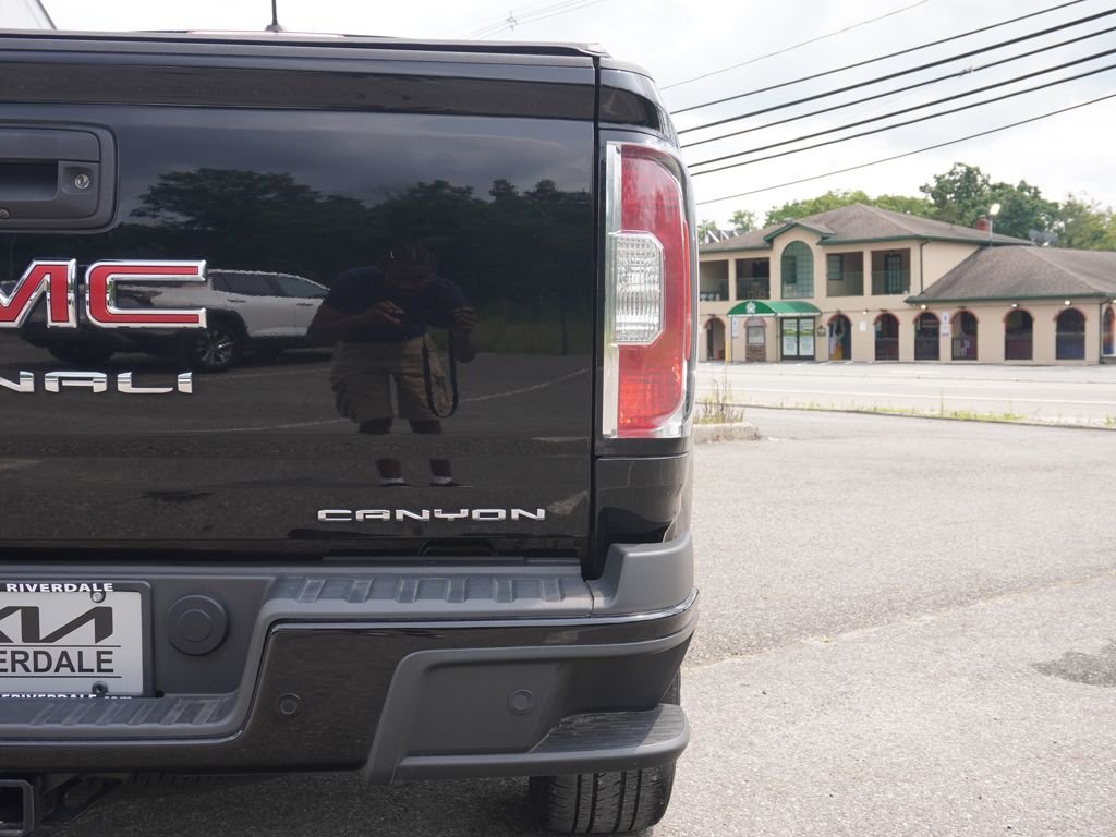 Used 2022 Black GMC Denali image 14