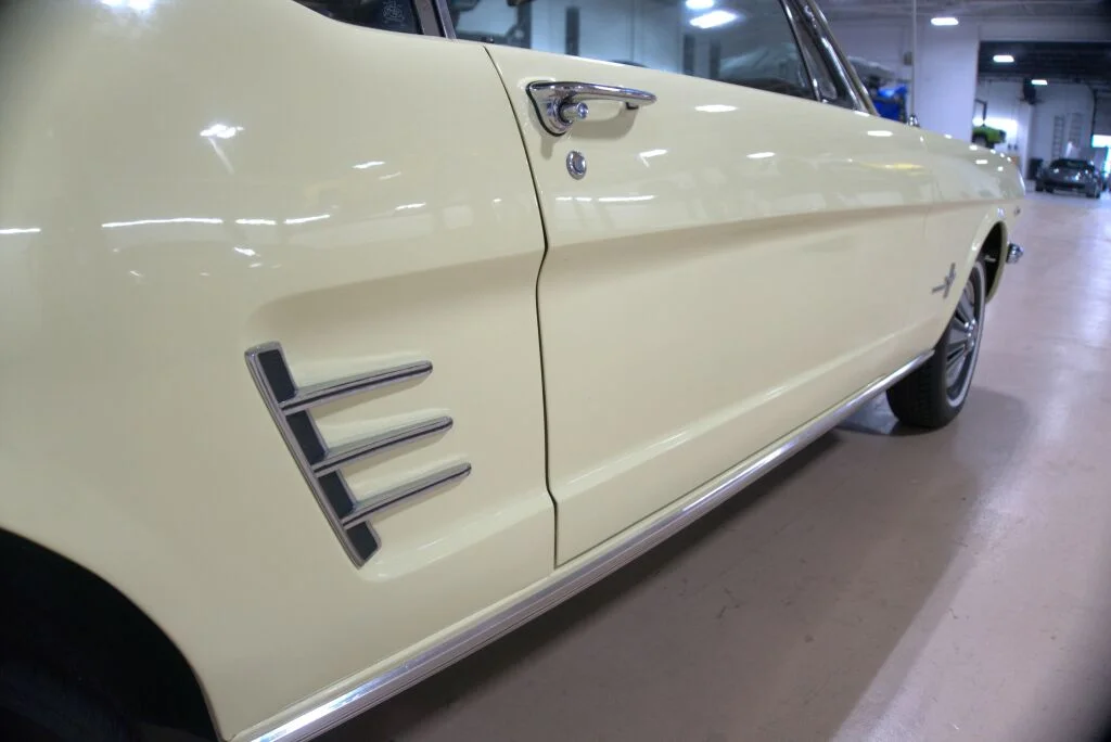 Used 1966 Yellow Ford  image 26