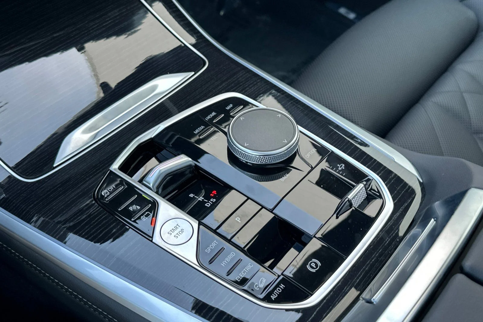 New 2026 Black Sapphire Metallic BMW xDrive50e image 19