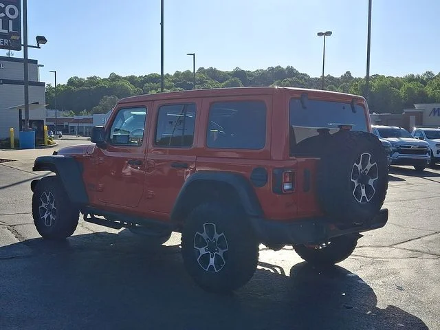 Used 2022 Red Jeep Unlimited Rubicon image 4
