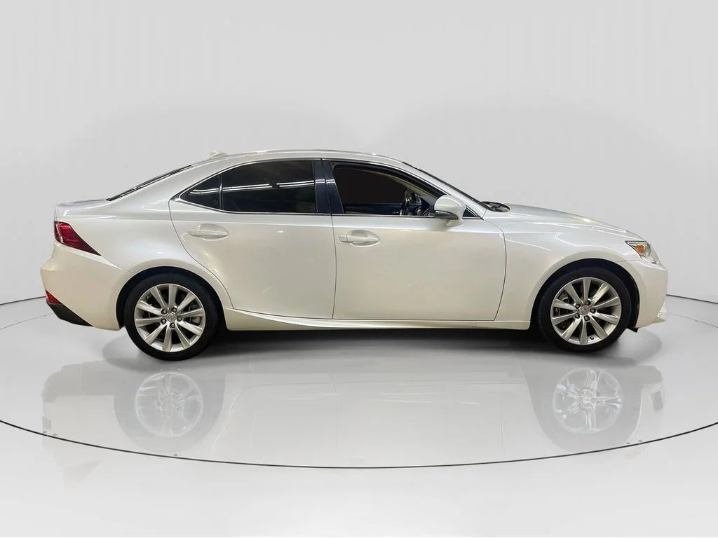 Used 2016 White Lexus 200t image 8