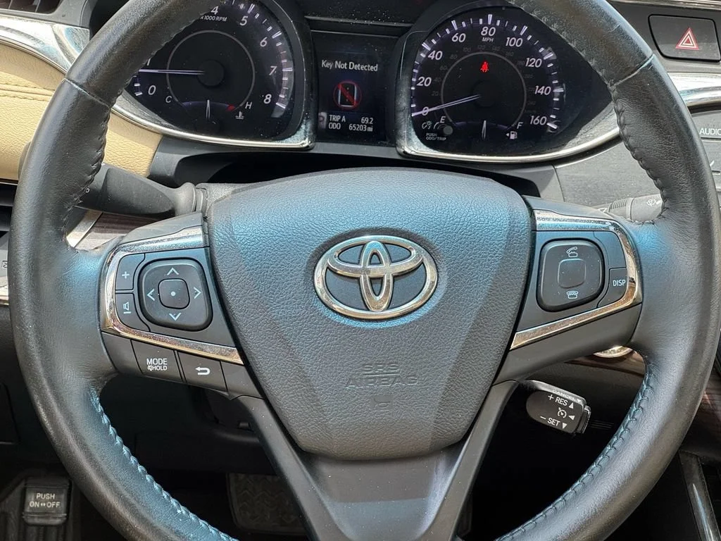 Used 2014 Beige Toyota XLE Premium image 12